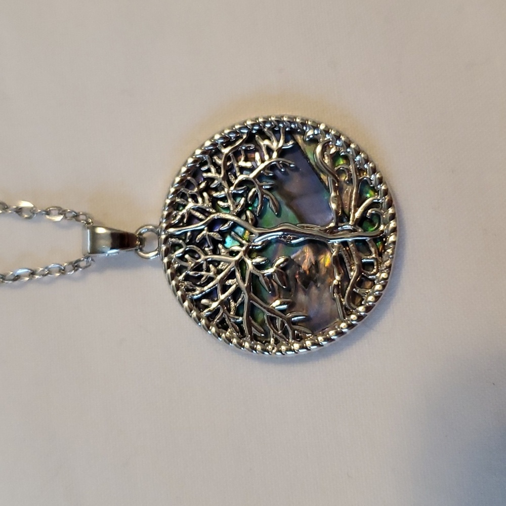 NECKLACE - Picture 3 of 5